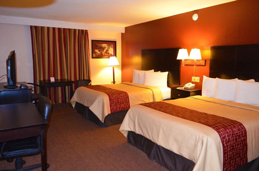Red Roof Inn Lumberton Exterior photo