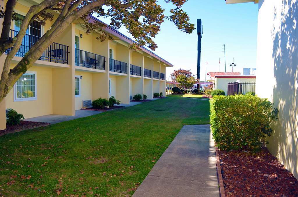 Red Roof Inn Lumberton Exterior photo